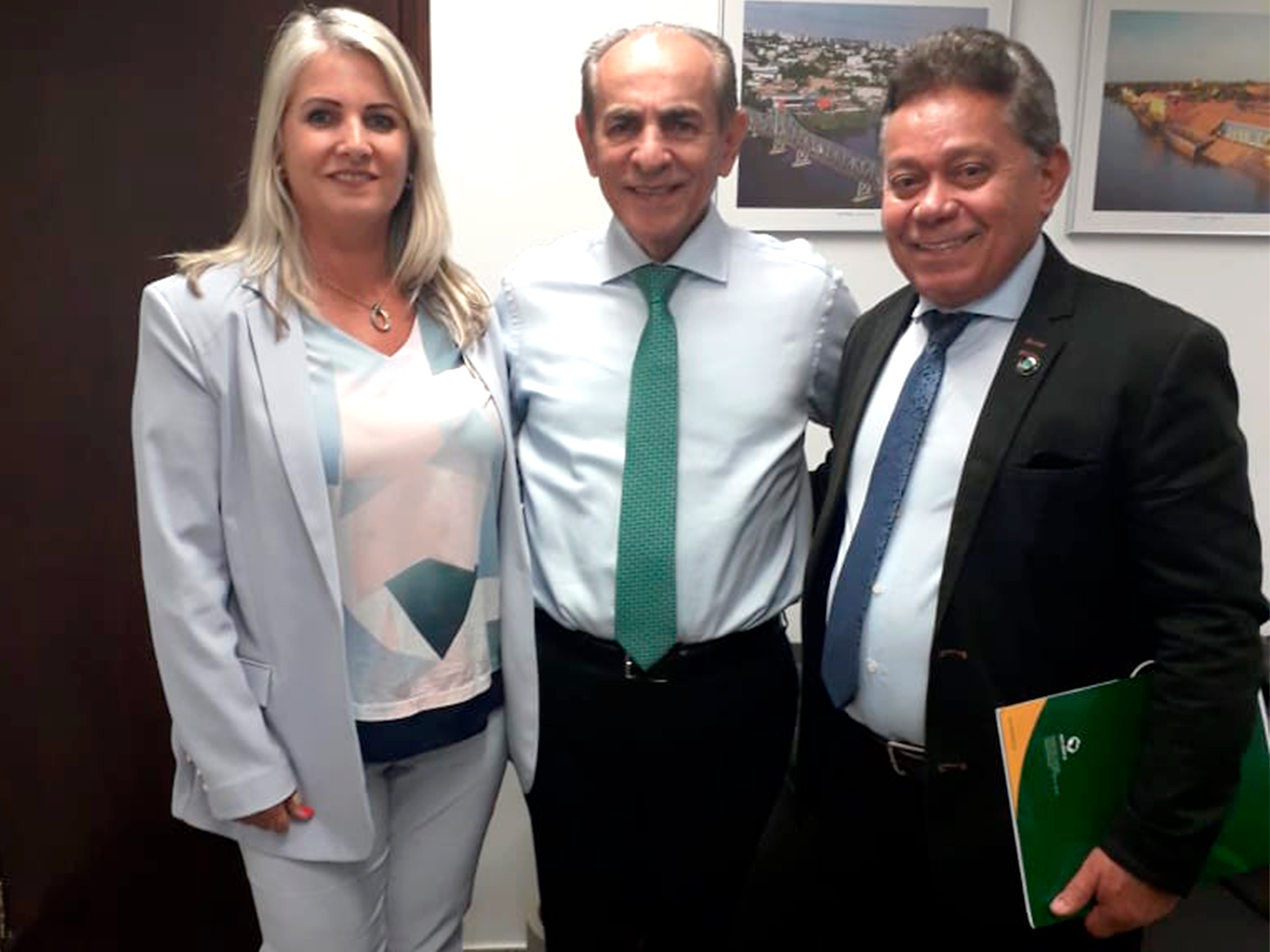 Senador Marcelo Castro - MDB/PI em companhia de dirigentes do Anffa Sindical