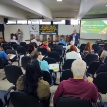 Diretor Antônio Andrade apresentando resultados da Diretoria de Comunicação